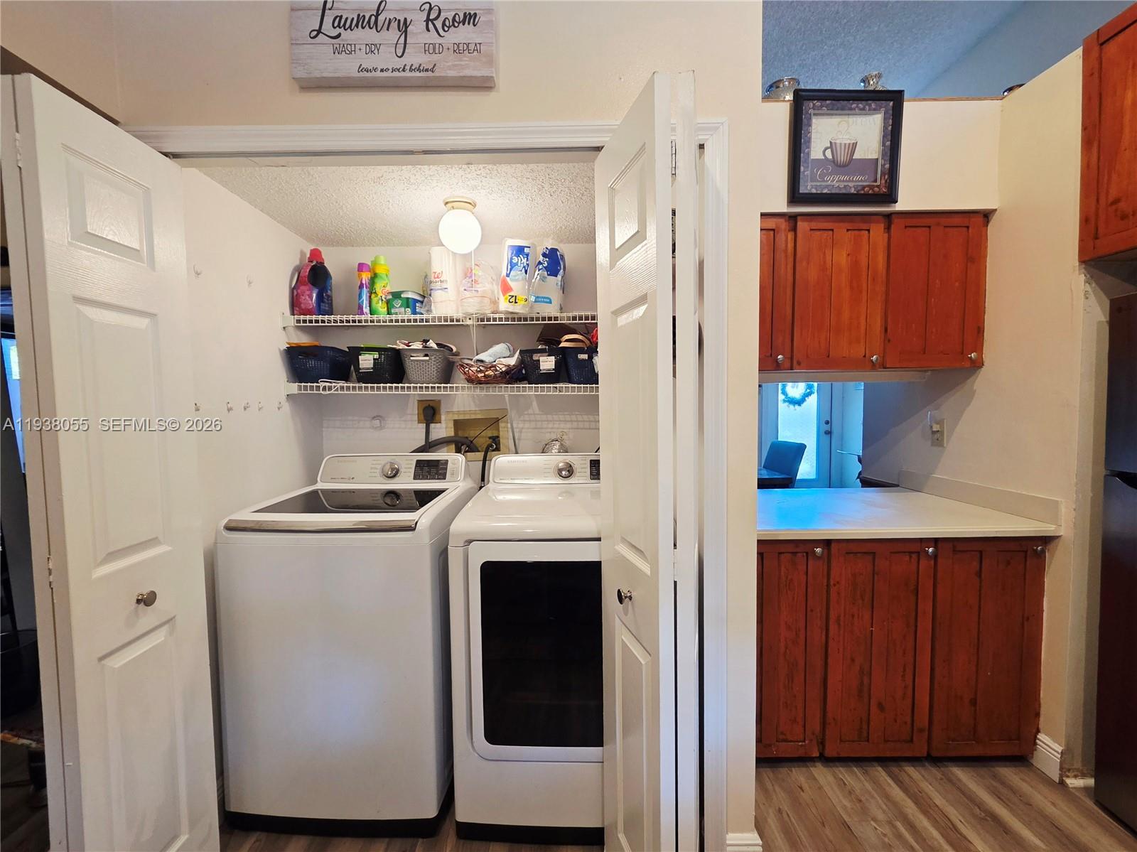 WATERSIDE VILLAS - Residential Lease