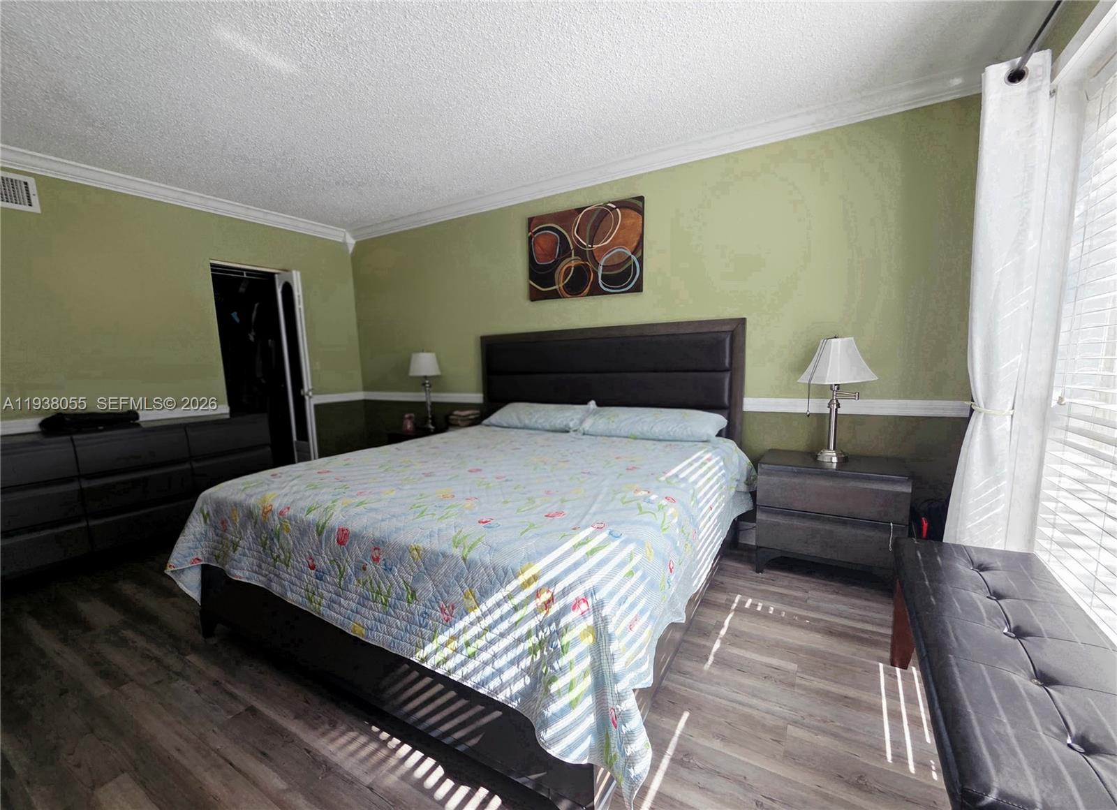 WATERSIDE VILLAS - Residential Lease