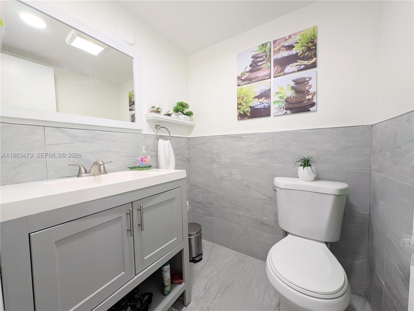 CASTLE APARTMENTS 4 CONDO - Residential