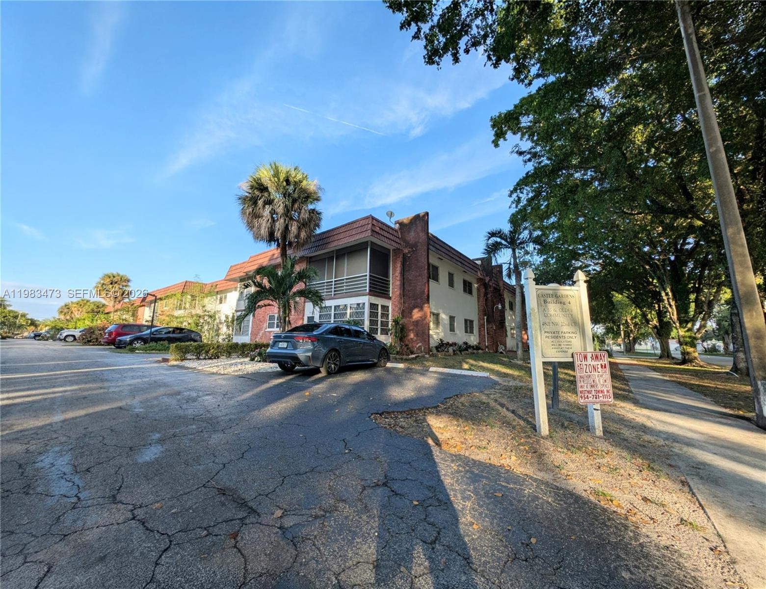 CASTLE APARTMENTS 4 CONDO - Residential