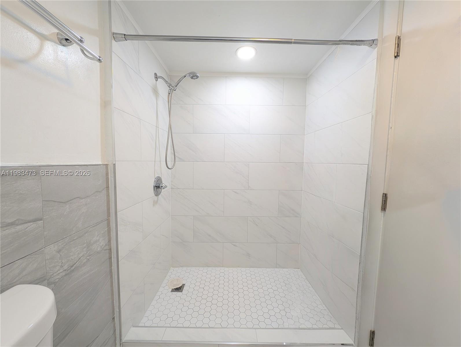 CASTLE APARTMENTS 4 CONDO - Residential