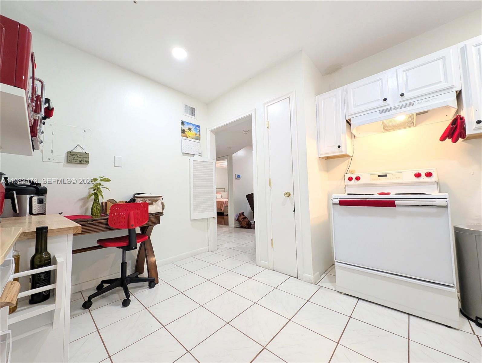 CASTLE APARTMENTS 4 CONDO - Residential