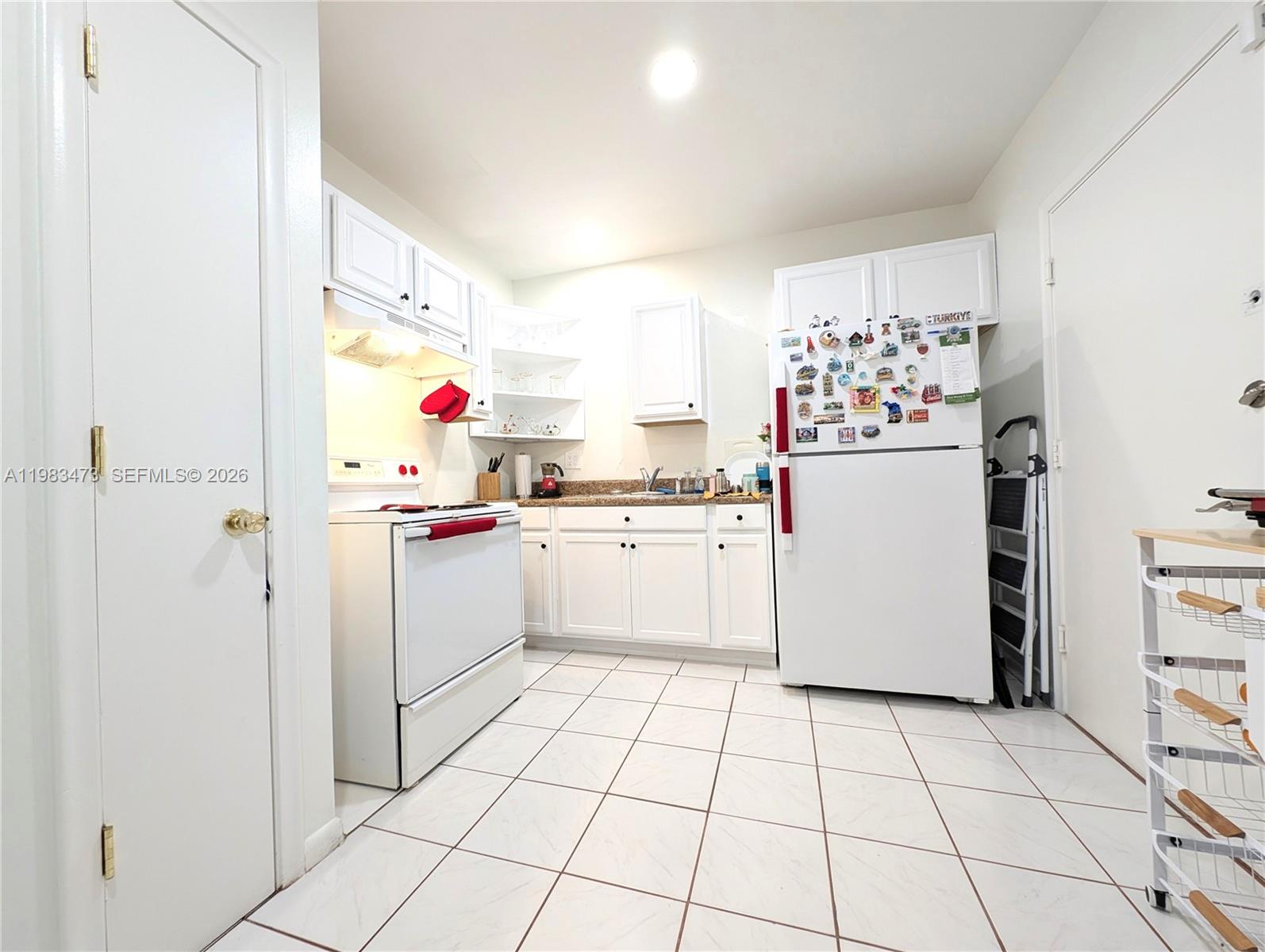 CASTLE APARTMENTS 4 CONDO - Residential