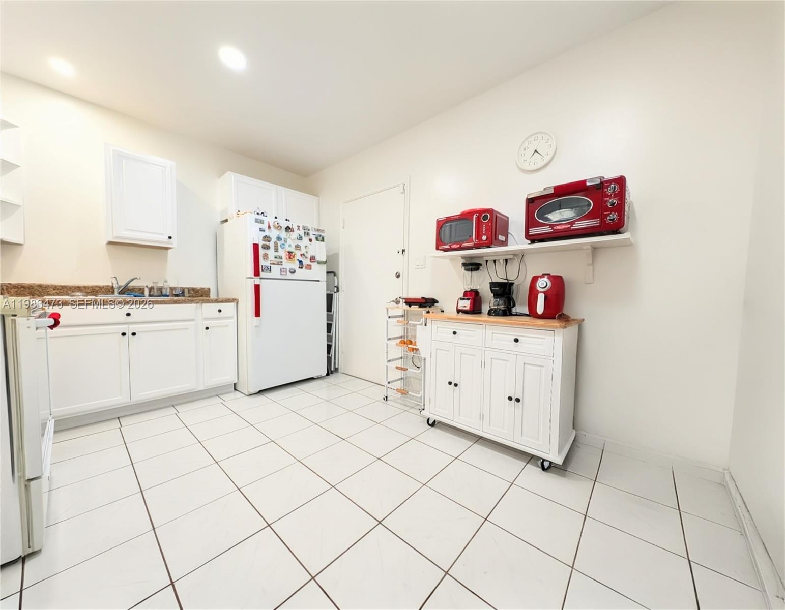 CASTLE APARTMENTS 4 CONDO - Residential