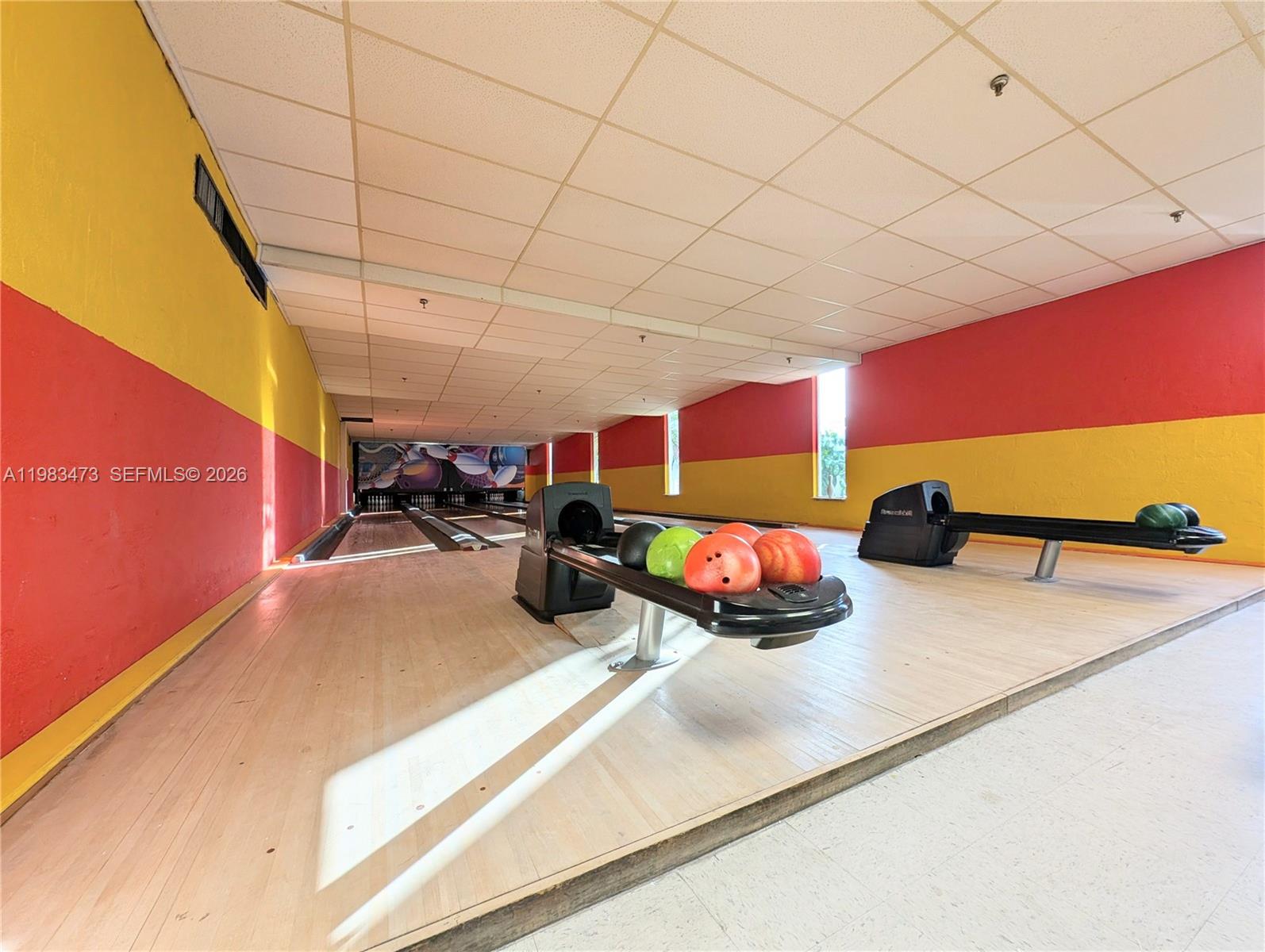 CASTLE APARTMENTS 4 CONDO - Residential