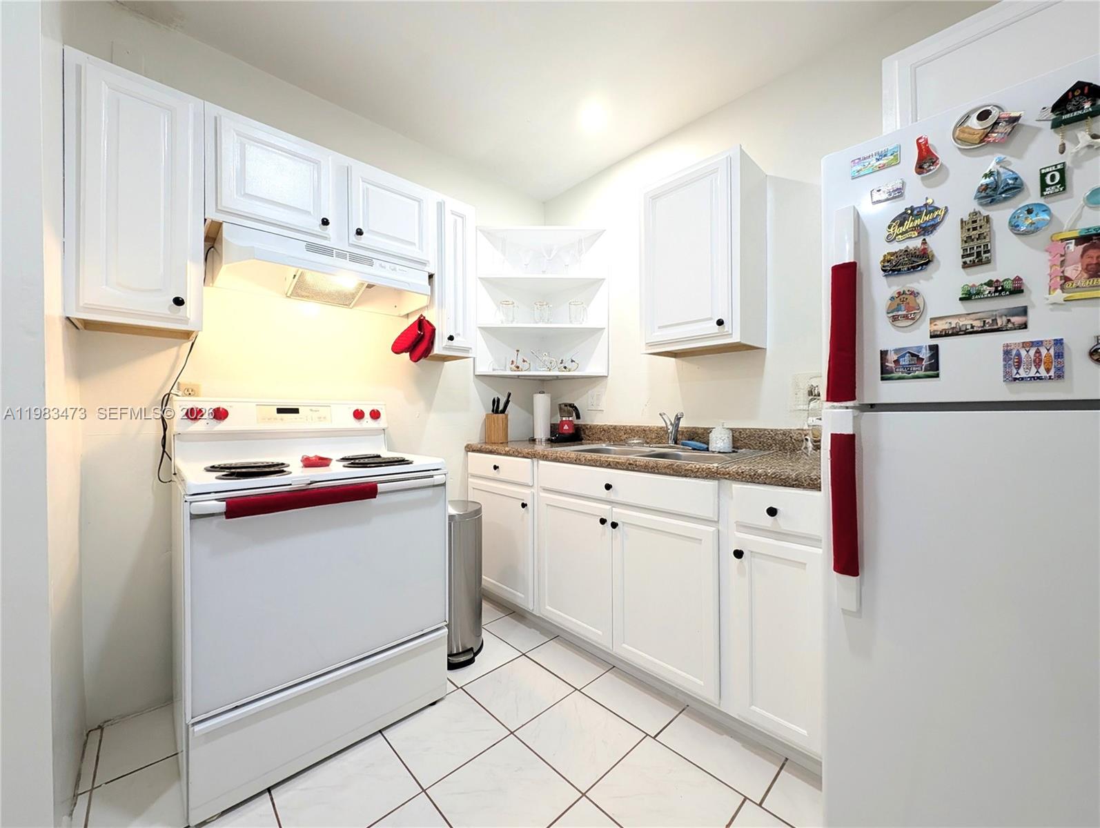 CASTLE APARTMENTS 4 CONDO - Residential