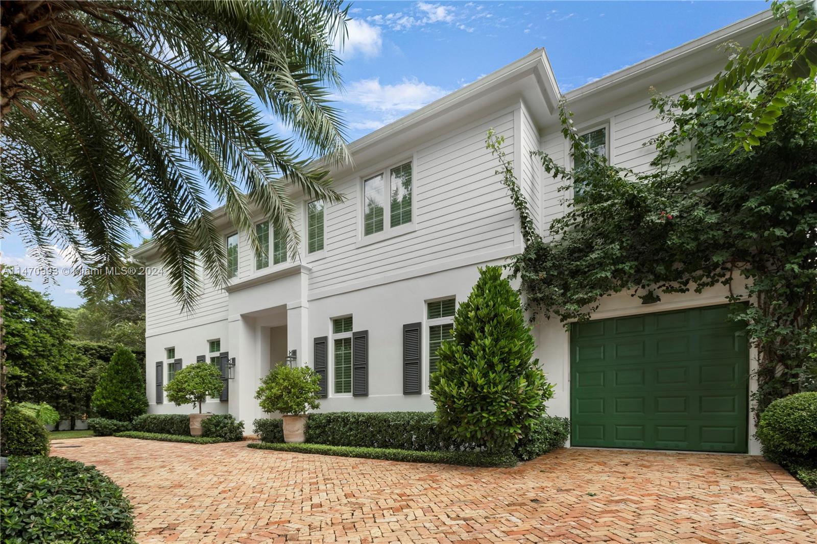 Property for Sale at 402 Vittorio Ave, Coral Gables, Broward County, Florida - Bedrooms: 4 
Bathrooms: 5  - $4,990,000
