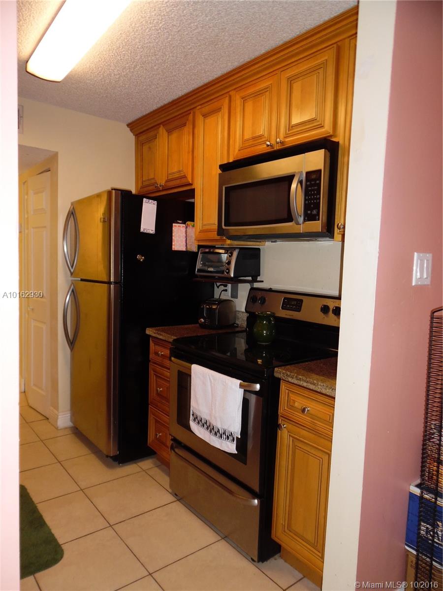 Royal Palm Place At Hammo - Residential Lease