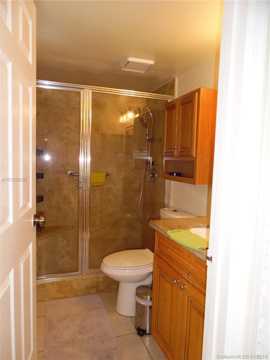 Royal Palm Place At Hammo - Residential Lease