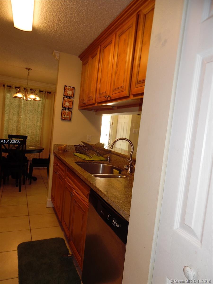 Royal Palm Place At Hammo - Residential Lease