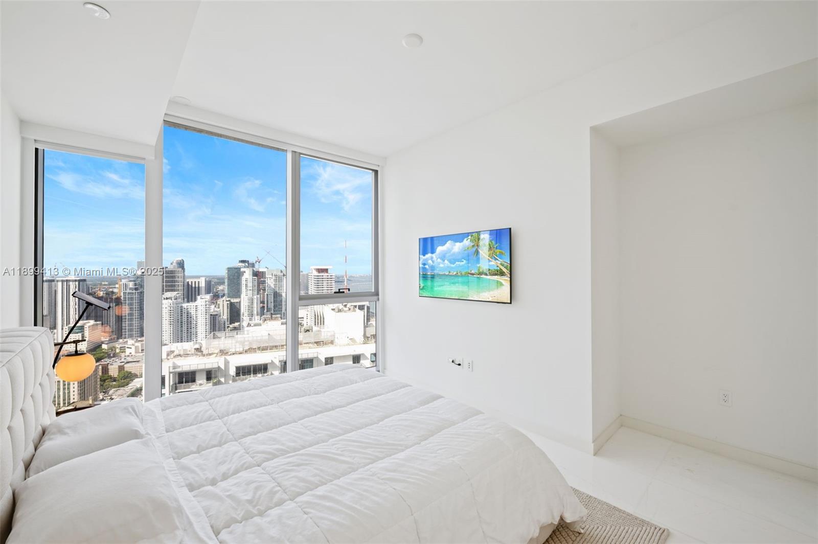 300 BISCAYNE BLVD WAY COND - Residential