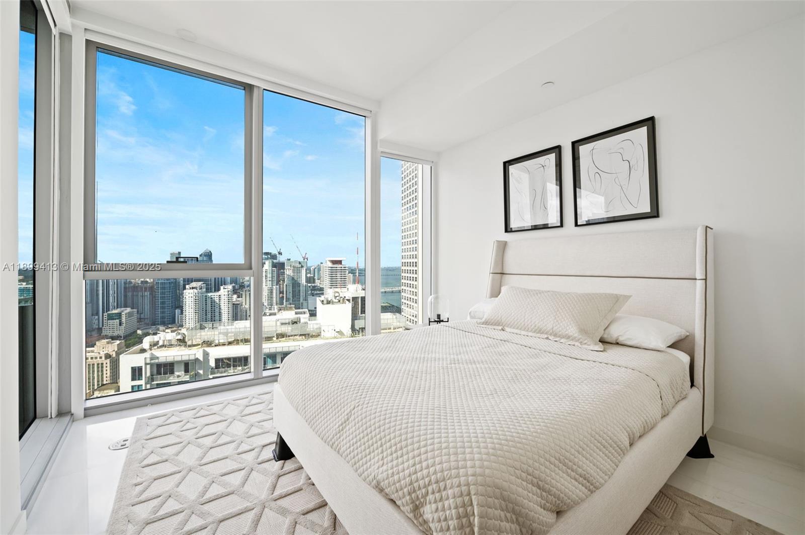300 BISCAYNE BLVD WAY COND - Residential
