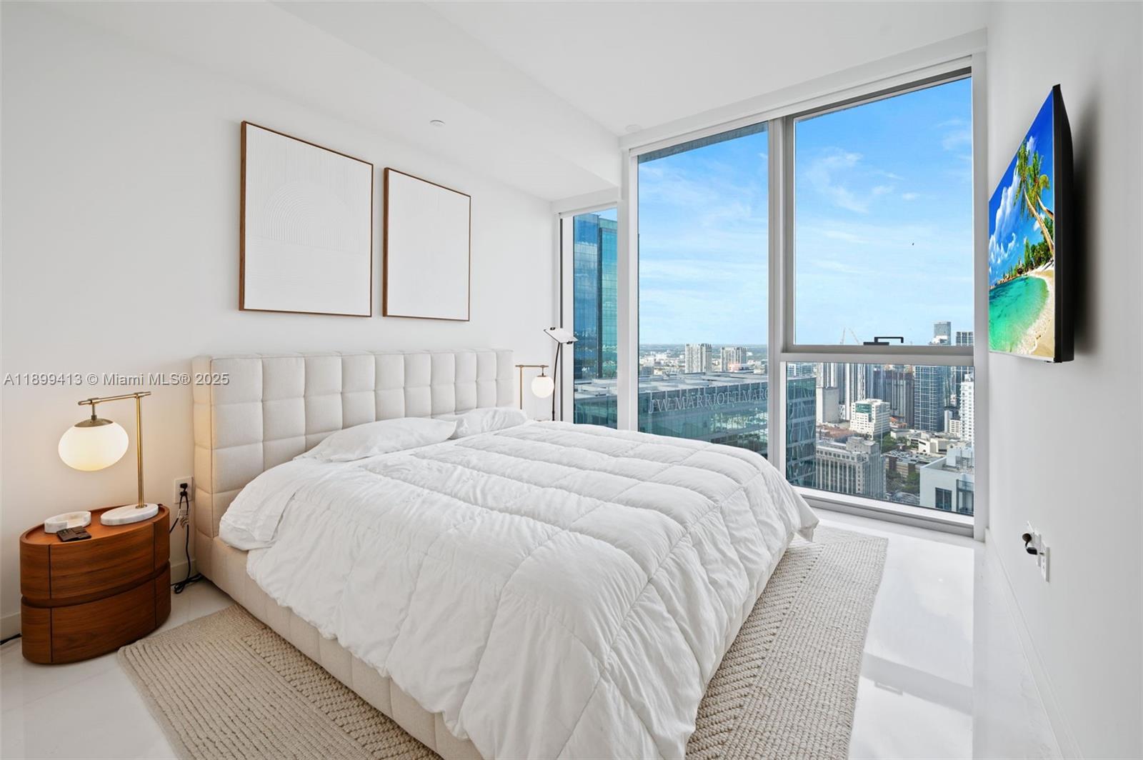 300 BISCAYNE BLVD WAY COND - Residential