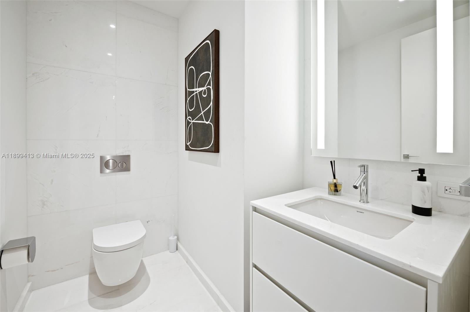 300 BISCAYNE BLVD WAY COND - Residential
