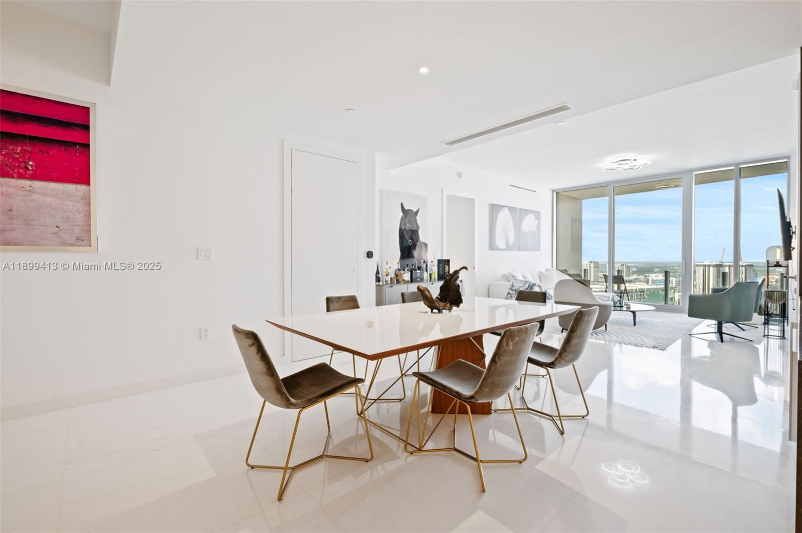 300 BISCAYNE BLVD WAY COND - Residential