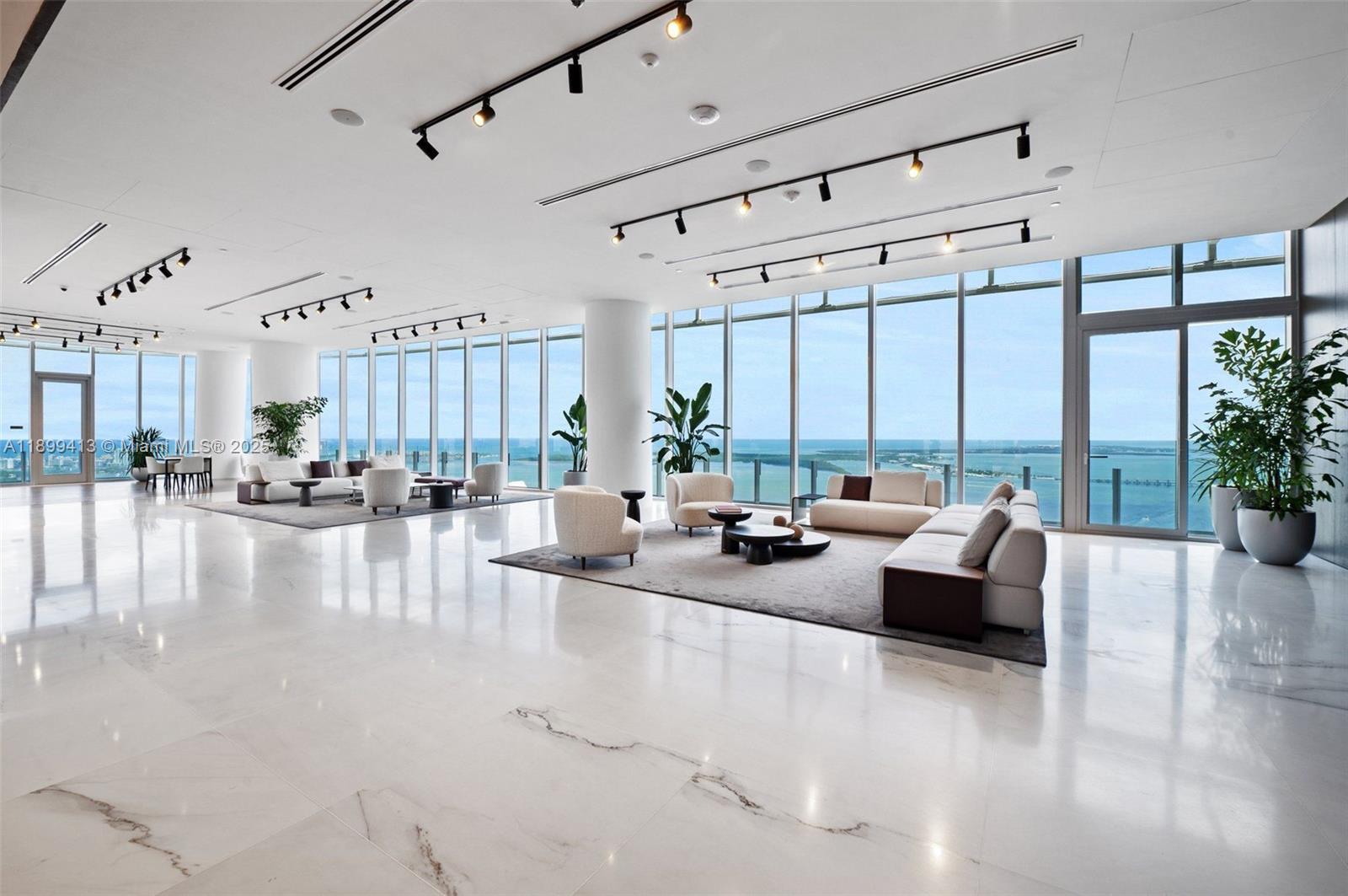 300 BISCAYNE BLVD WAY COND - Residential