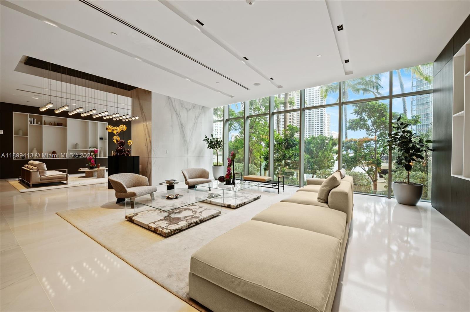300 BISCAYNE BLVD WAY COND - Residential