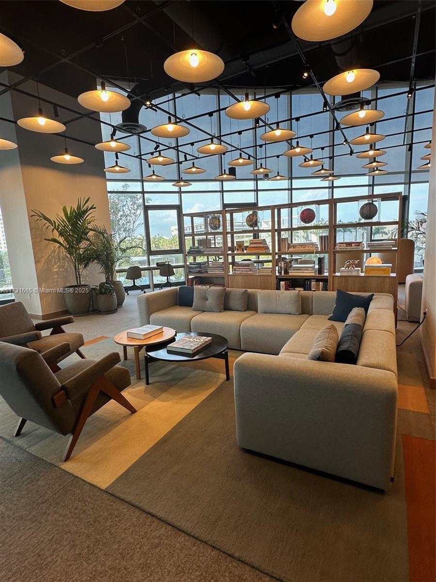 AQUARIUM SITE AMD - Residential