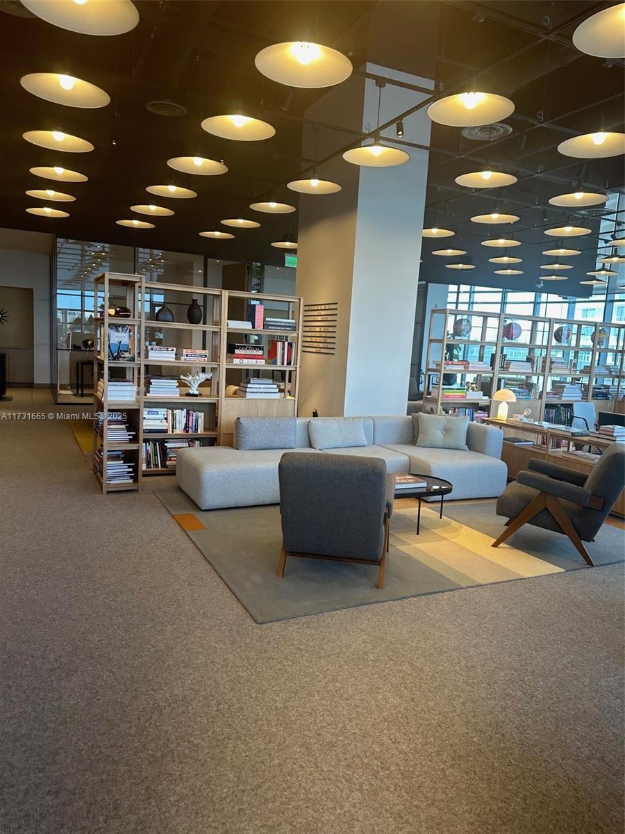 AQUARIUM SITE AMD - Residential