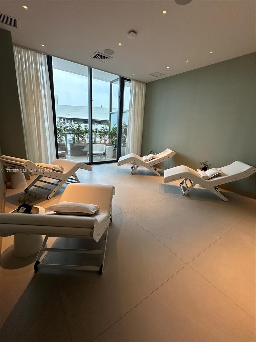 AQUARIUM SITE AMD - Residential