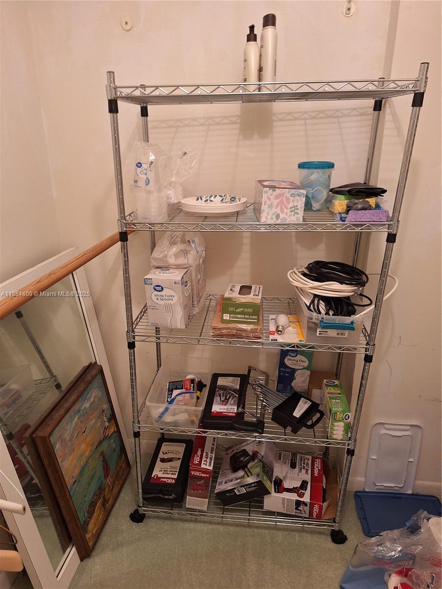 18TH HOLE AT INVERRARY CO - Residential