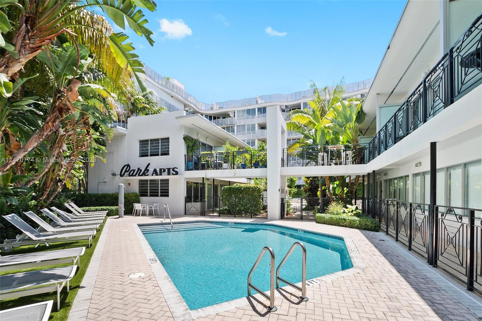 ARTECITY GOVERNOR CONDO - Residential