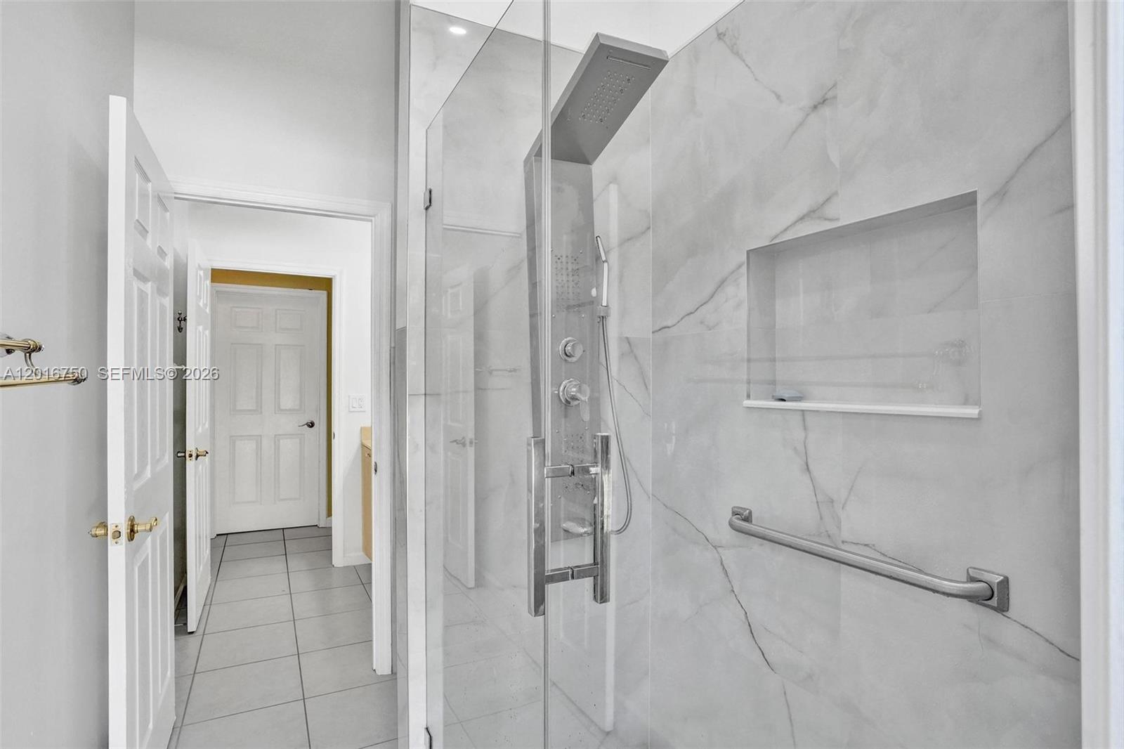 DAVIE COUNTRY ESTATES - Residential
