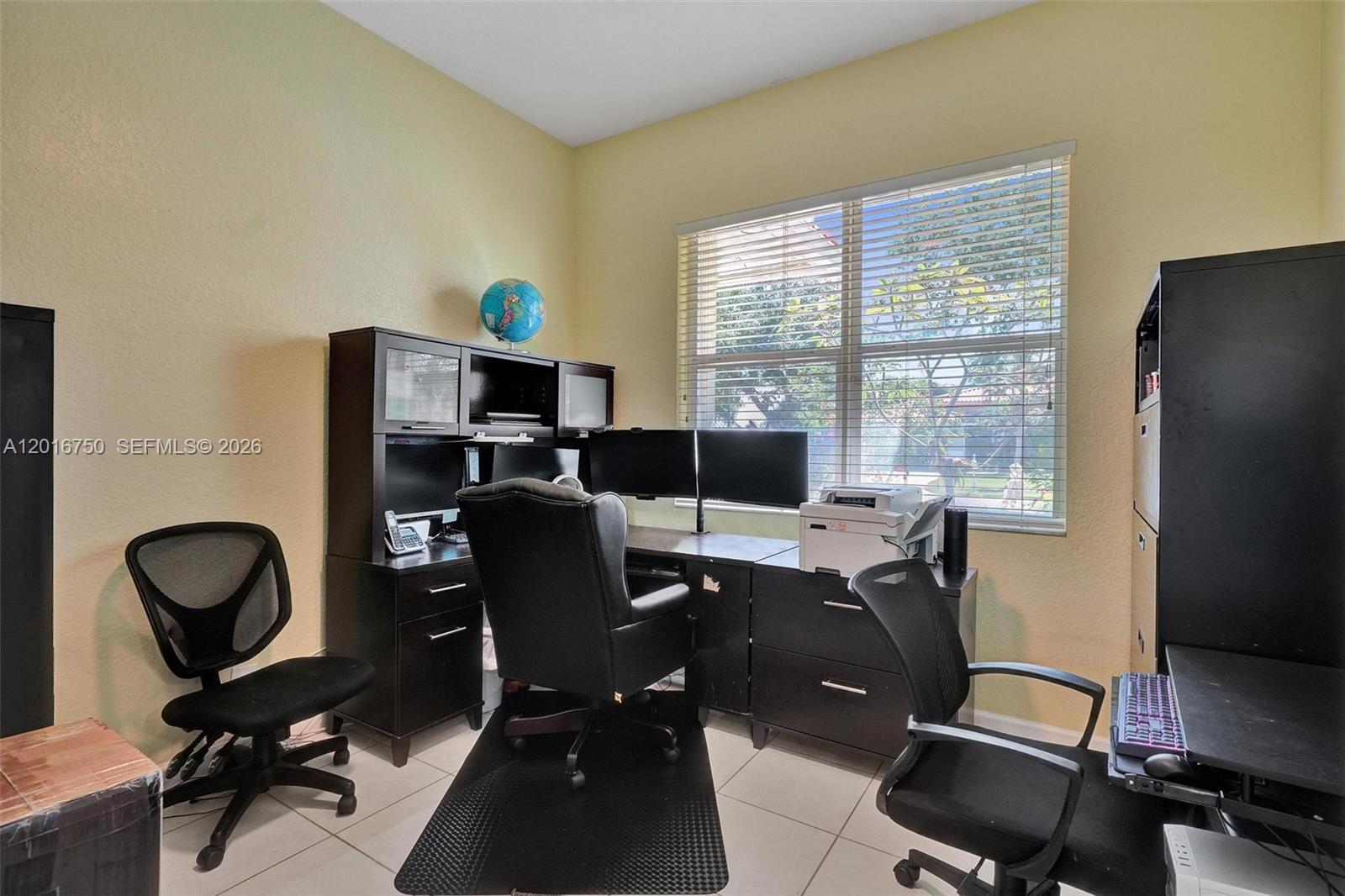 DAVIE COUNTRY ESTATES - Residential