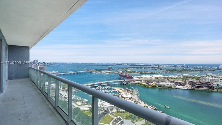 50 Biscayne Blvd 5406