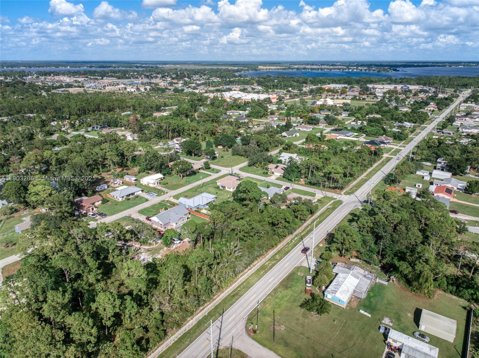 3208 THUNDERBIRD ROAD