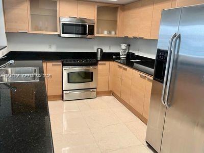 LA PERLA CONDO - Residential Lease
