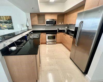 LA PERLA CONDO - Residential Lease