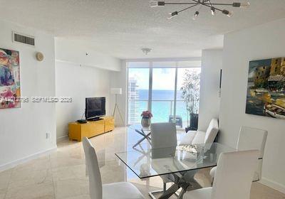 LA PERLA CONDO - Residential Lease