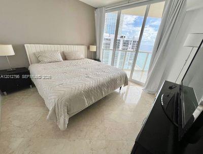 LA PERLA CONDO - Residential Lease