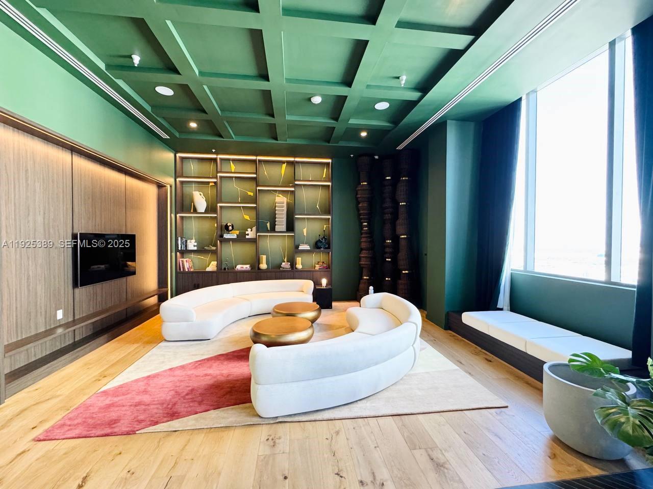 Crosby Miami World Center - Residential