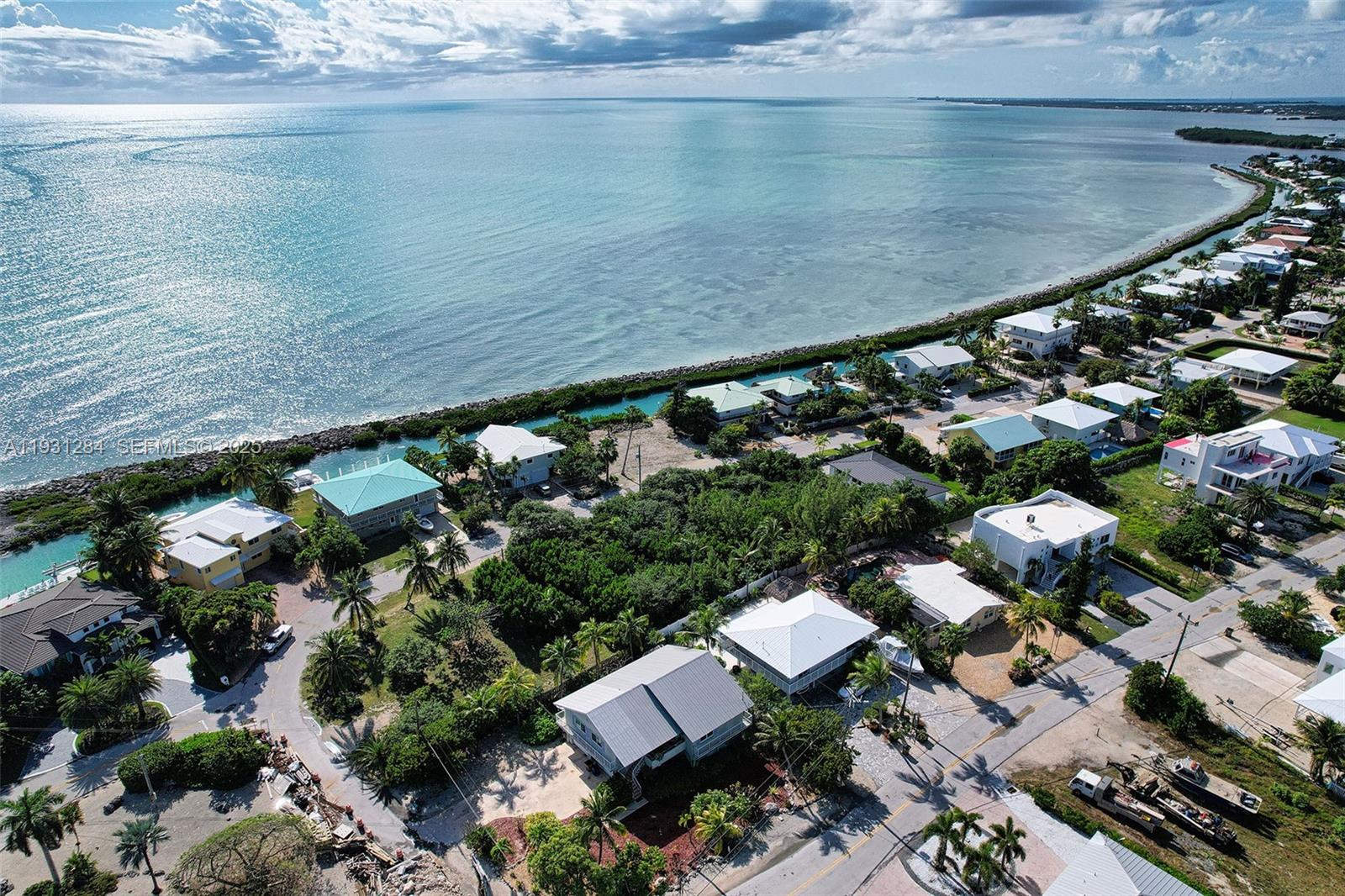 PLANTATION ISLAND - Land