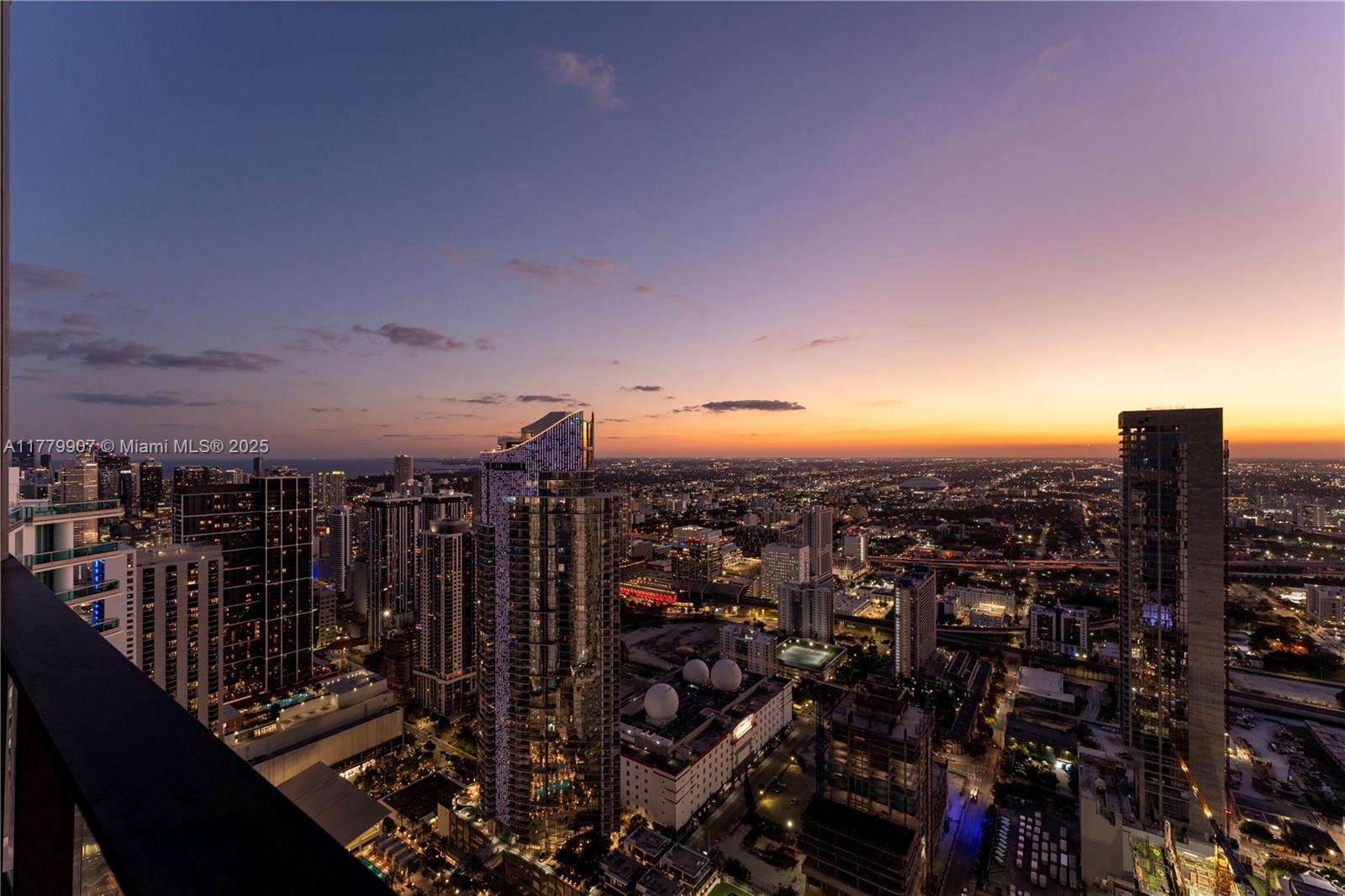 ONE THOUSAND MUSEUM CONDO - Residential