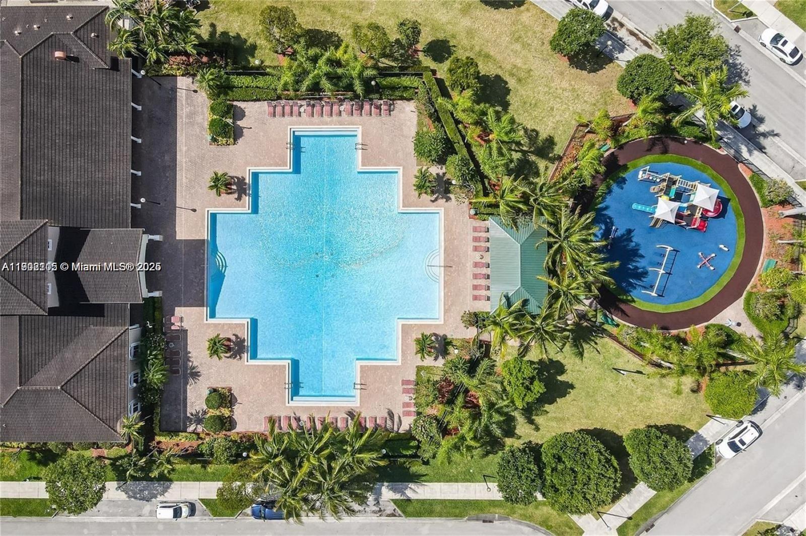 MANDARIN LAKES - Residential