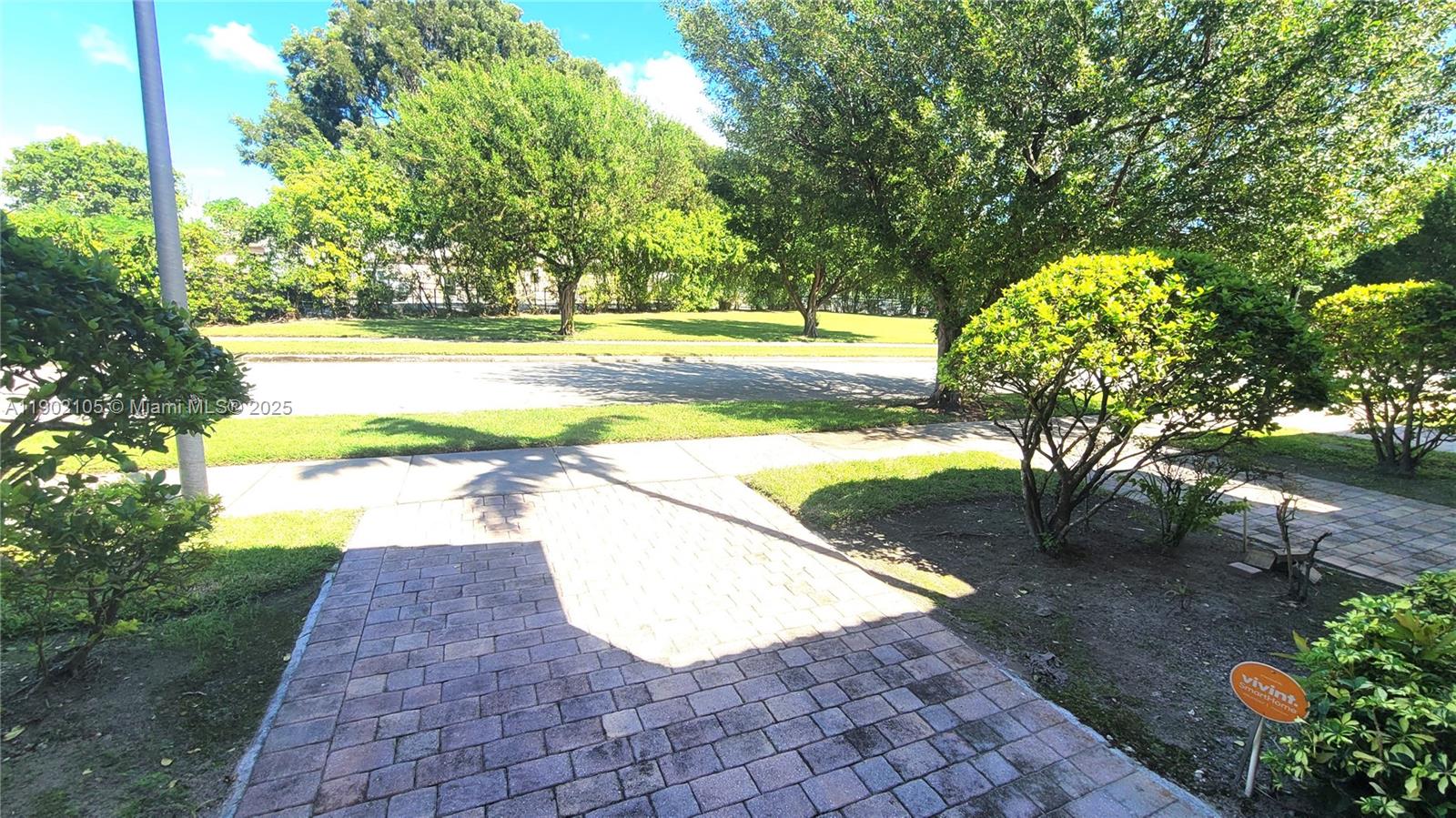 MANDARIN LAKES - Residential