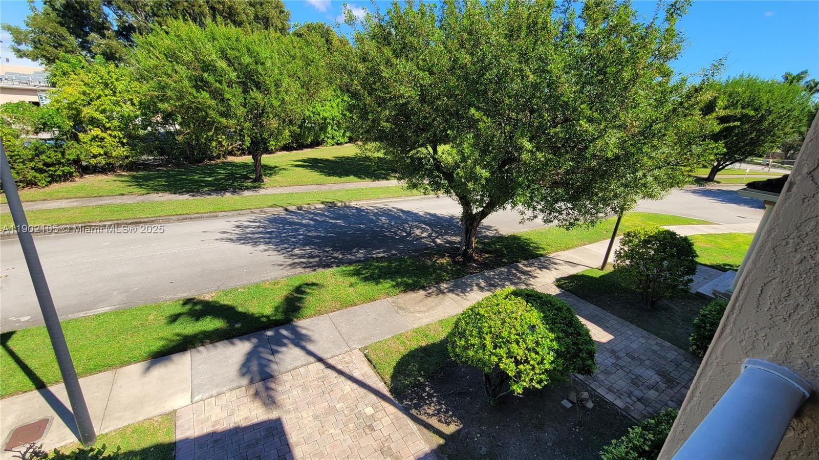 MANDARIN LAKES - Residential
