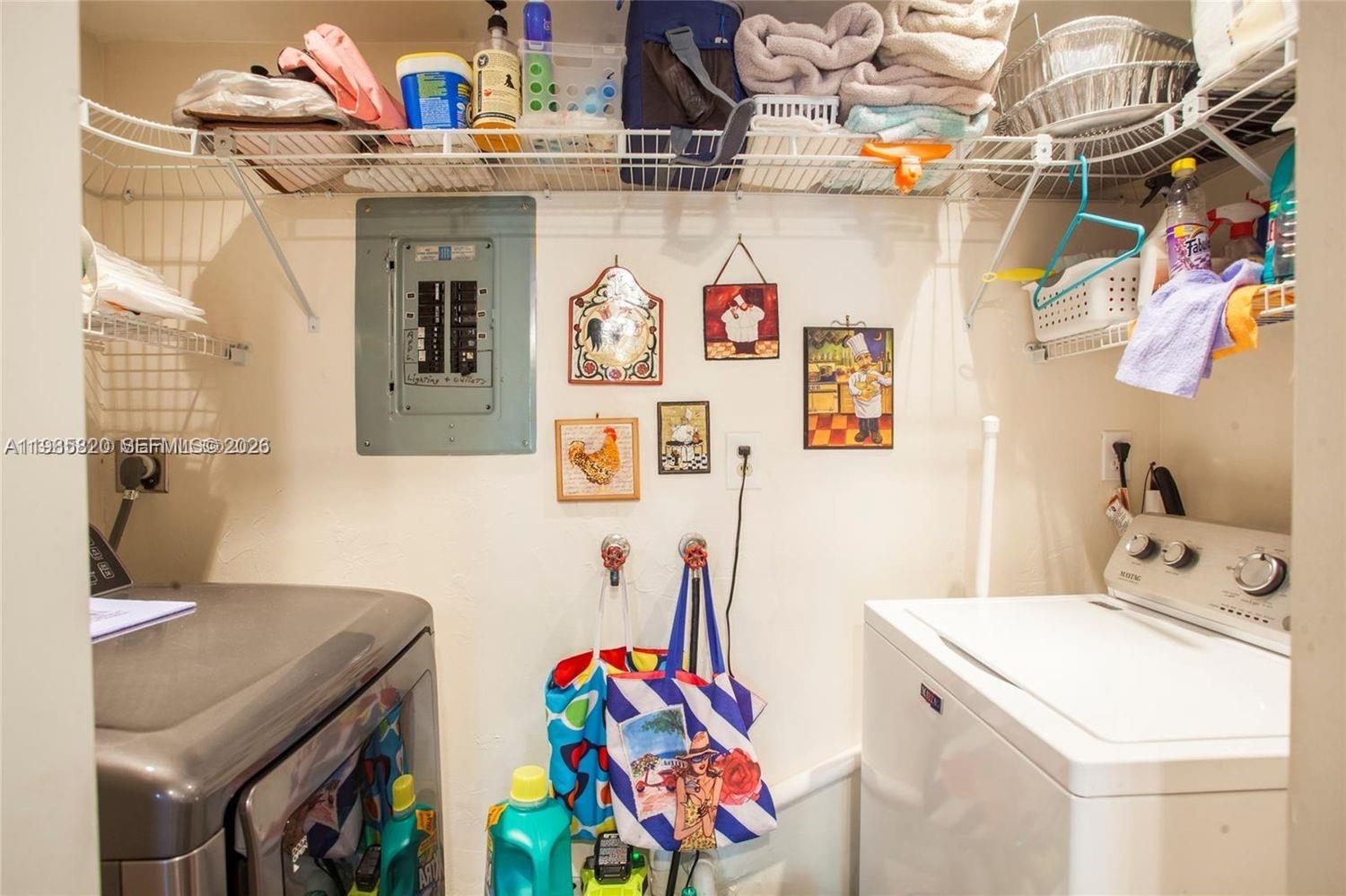 SUNSET PARK LAKE VILLAS S - Residential Lease