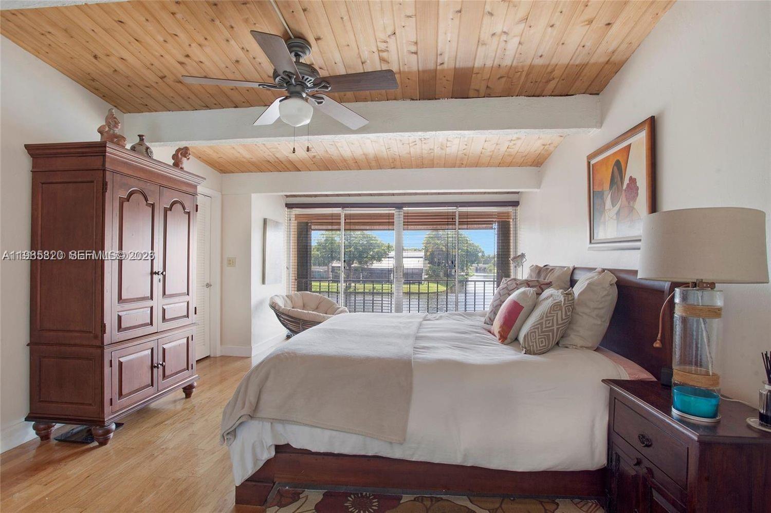 SUNSET PARK LAKE VILLAS S - Residential Lease