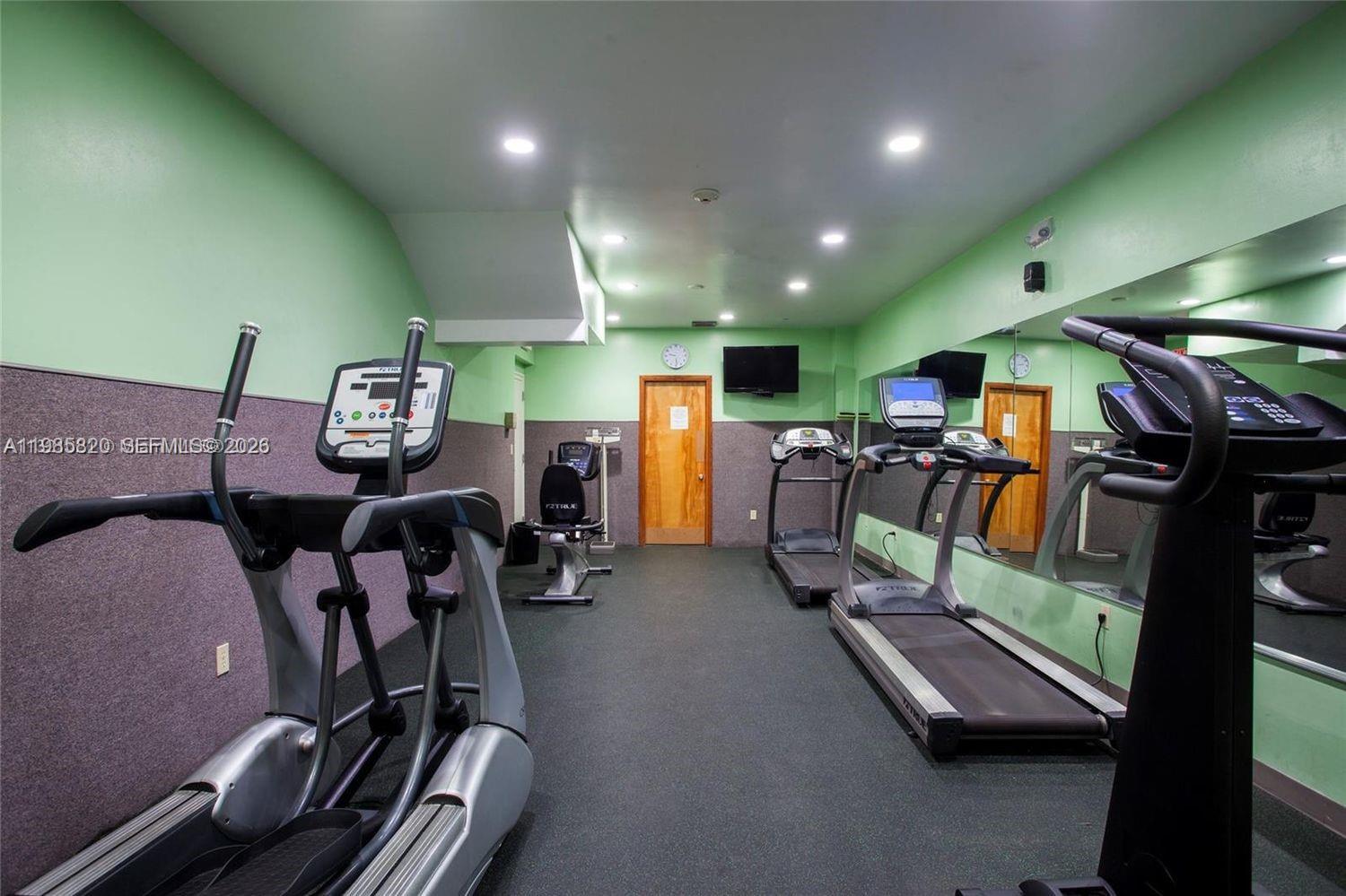 SUNSET PARK LAKE VILLAS S - Residential Lease