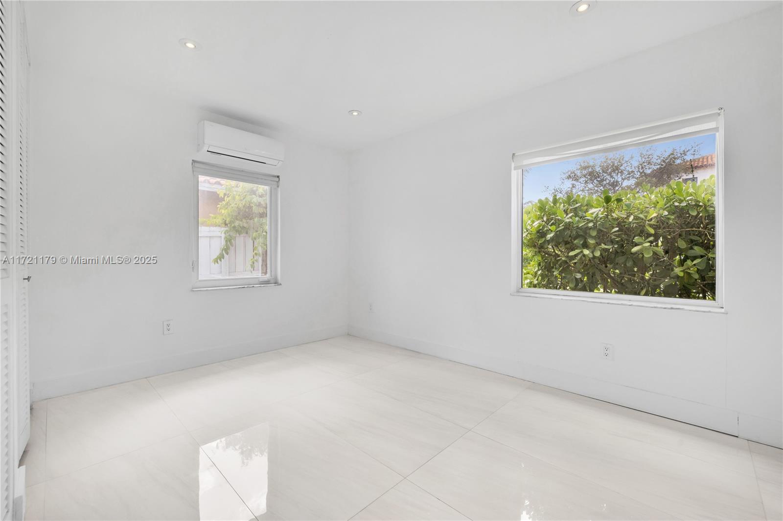 BISCAYNE KEY ESTATES - Residential