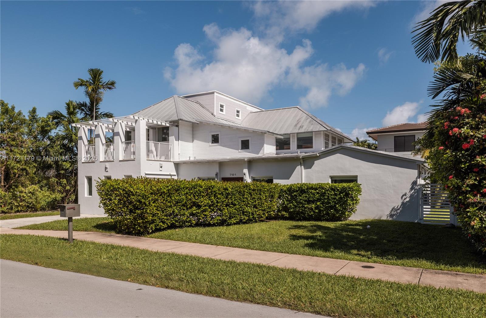 BISCAYNE KEY ESTATES - Residential