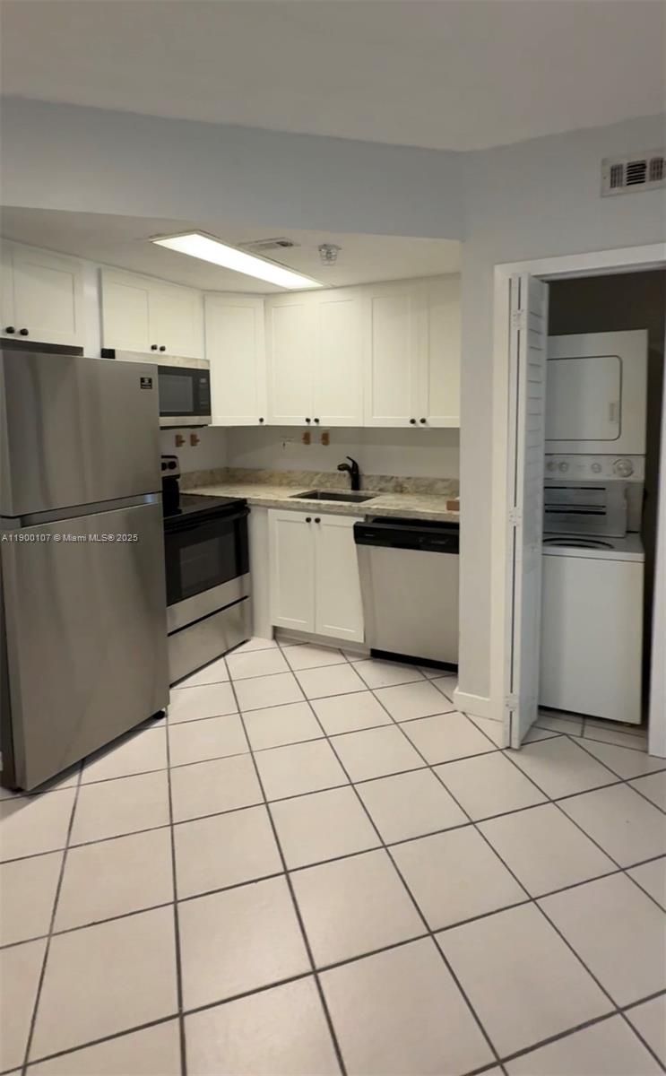 3051 SW 27th Ave 402