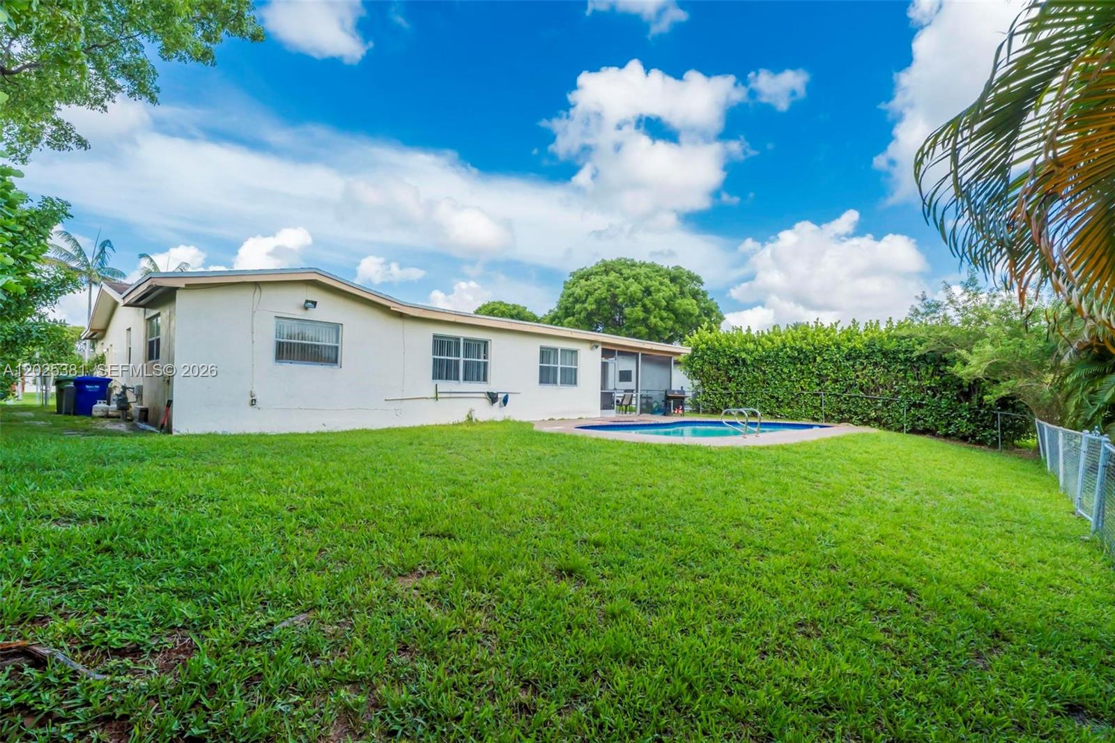 PEMBROKE LAKES SEC 6 - Residential