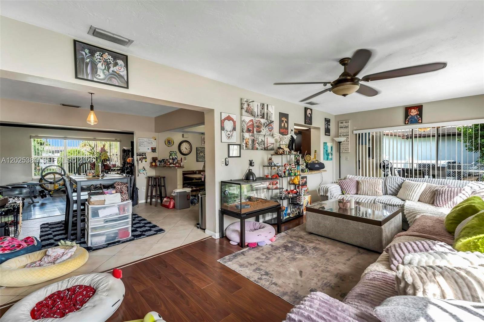 PEMBROKE LAKES SEC 6 - Residential