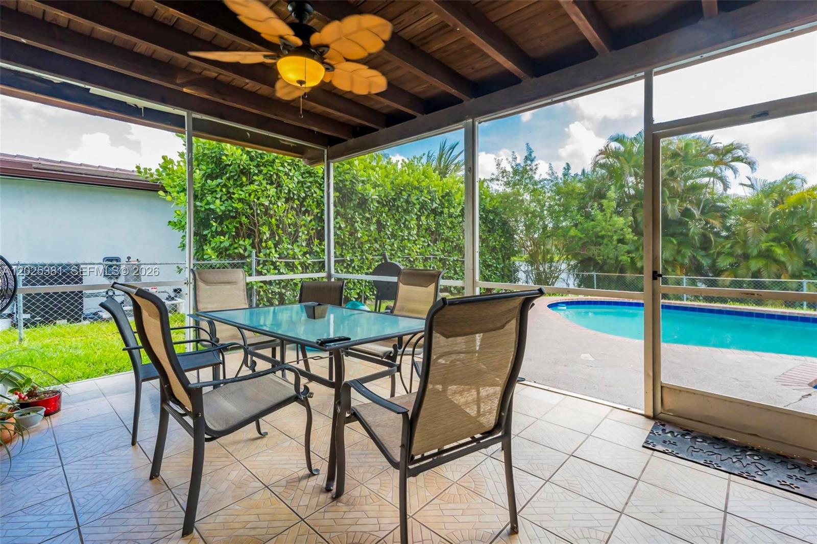 PEMBROKE LAKES SEC 6 - Residential
