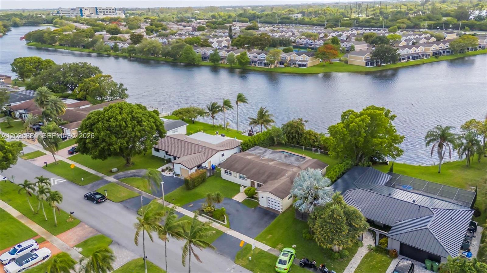 PEMBROKE LAKES SEC 6 - Residential